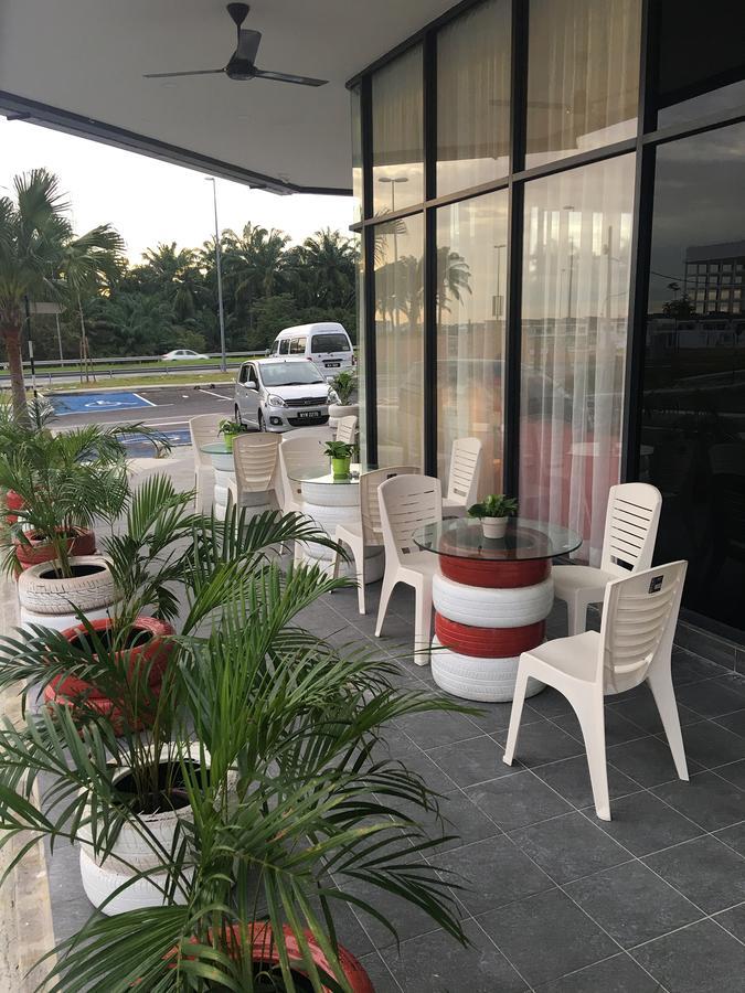 Hotel Zamburger Kota Warisan Sepang Eksteriør bilde