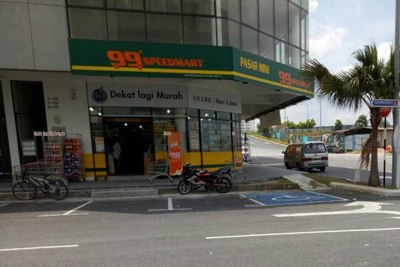 Hotel Zamburger Kota Warisan Sepang Eksteriør bilde